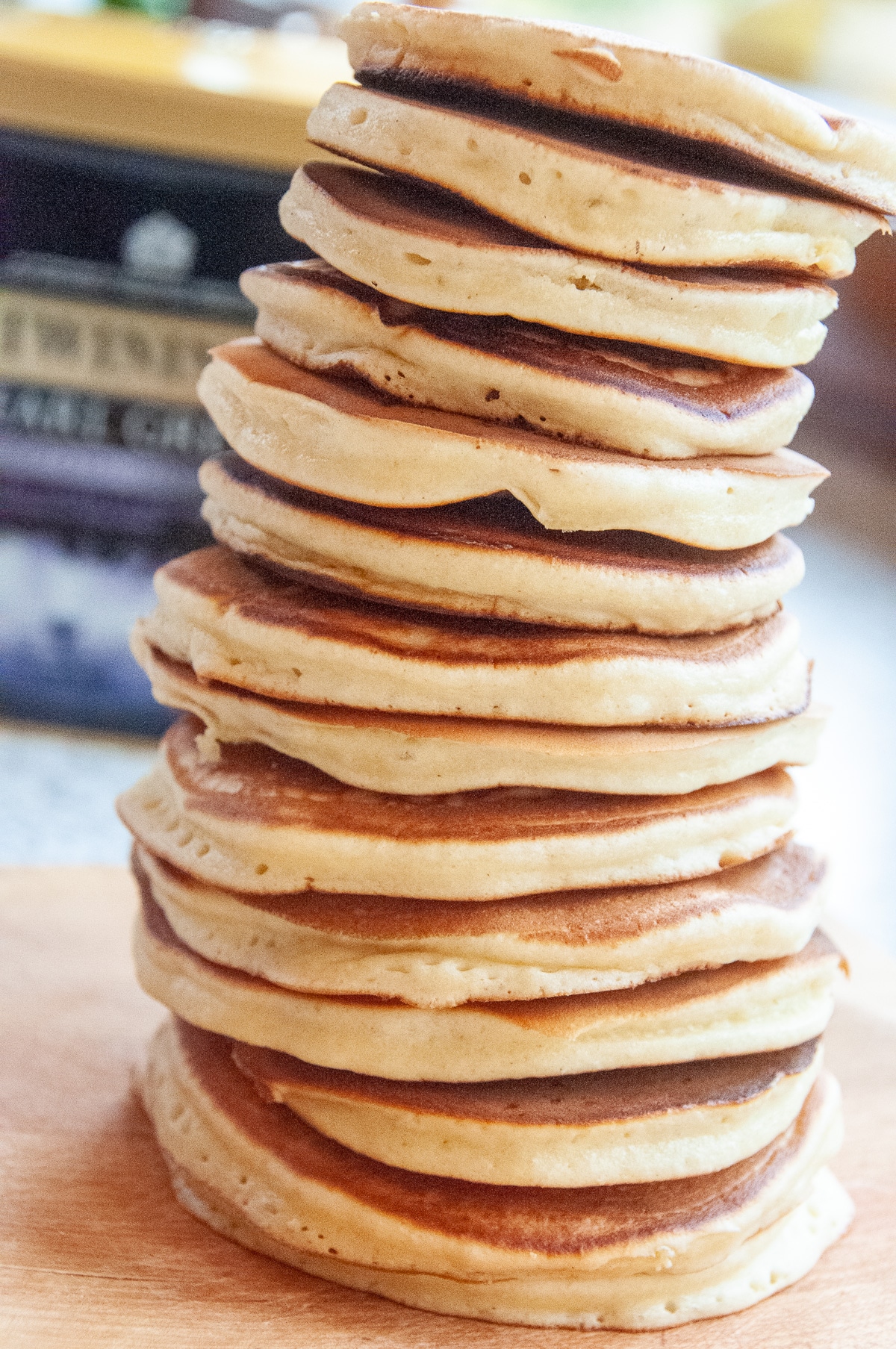 Pancakes domowej roboty uÅ‚oÅ¼one jeden na drugim