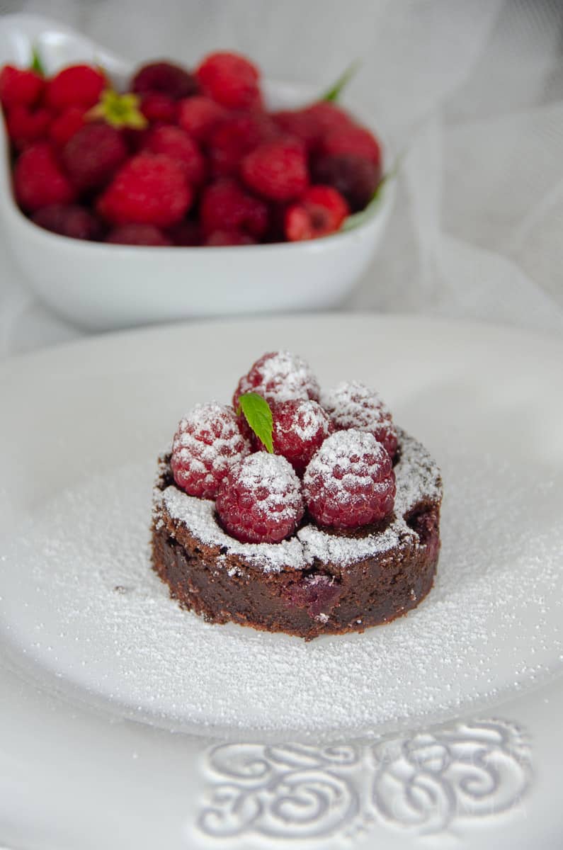 brownie z malinami