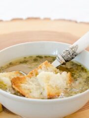 zupa cebulowa-francuska
