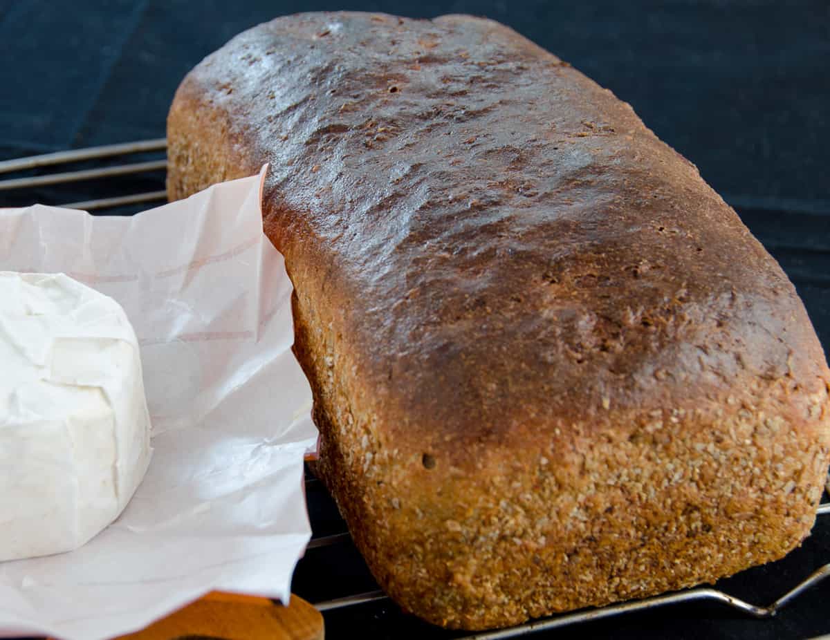 Мини хлеб в духовке. Хлеб в духовке. Домашний хлеб в духовке. Самый вкусный хлеб. Хлеб ржаной в духовке.