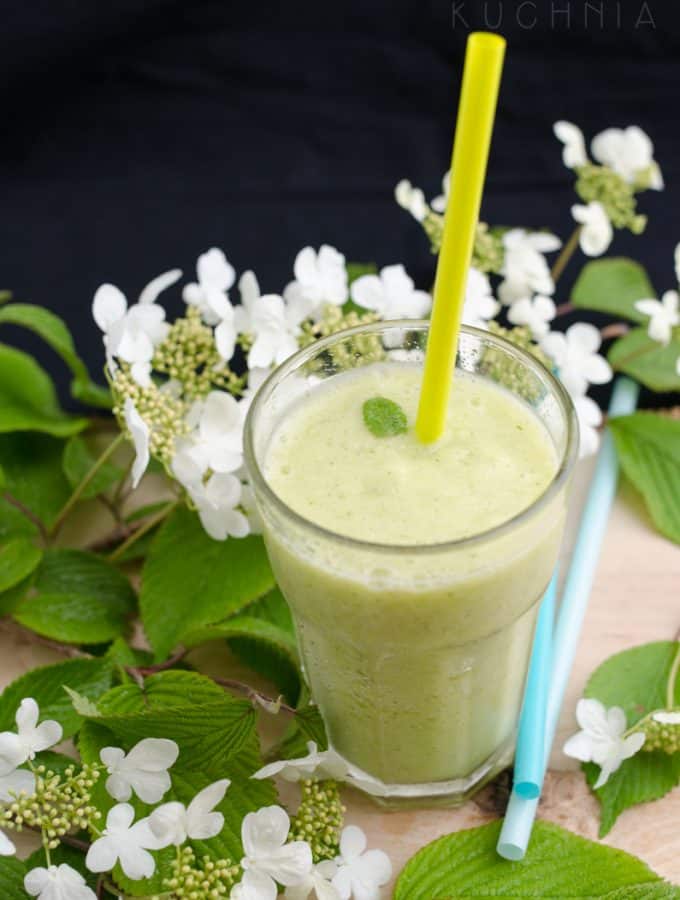 smoothie ziołowo-ananasowy