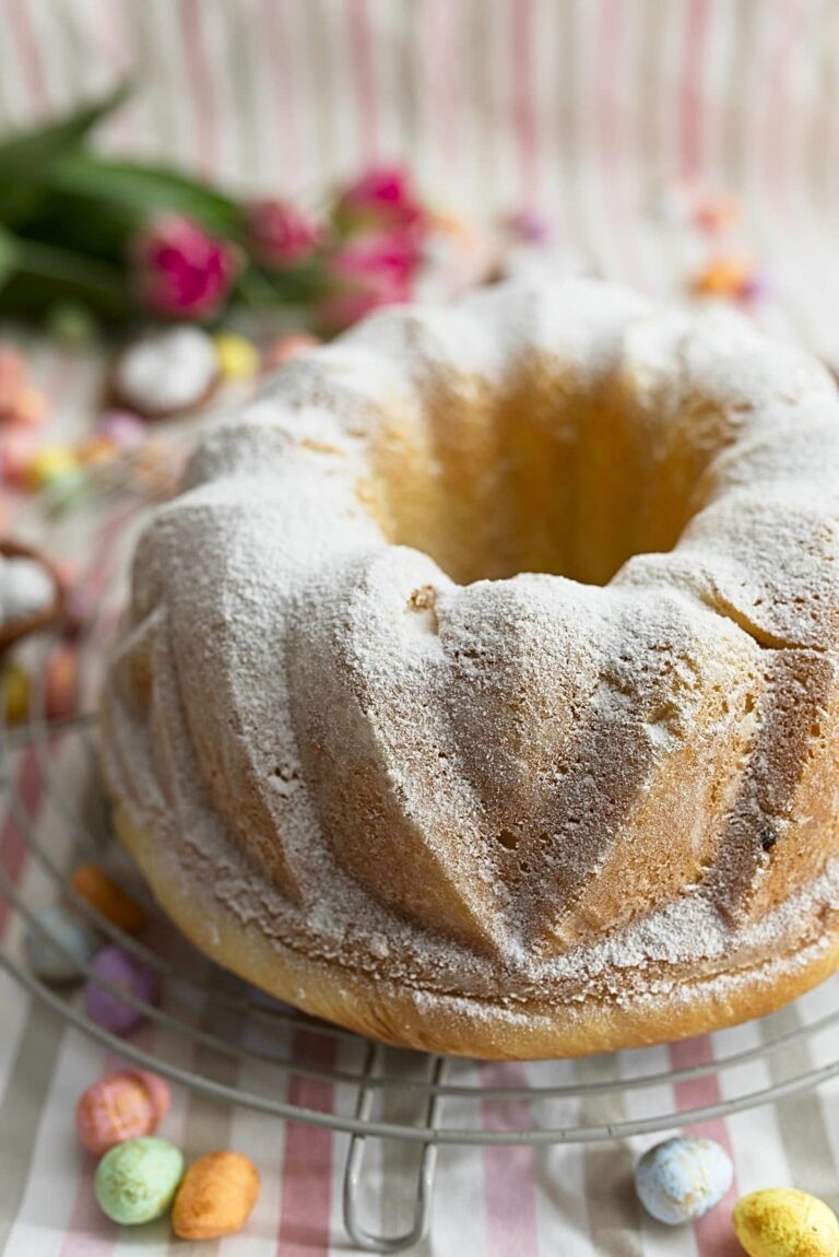 babka drozdzowa z marcepanem i czekolada