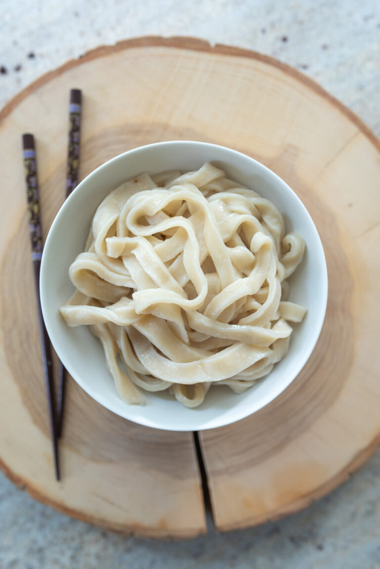 ugotowany makaron udon